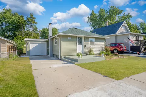 658 Cooper Ave, Elgin, IL 60120