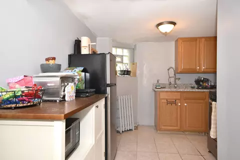 Kitchen - 2533 N Newcastle Ave, Chicago, IL 60707 photo 4 of 8