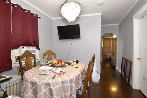 Dining - 2533 N Newcastle Ave, Chicago, IL 60707 photo 4 of 5