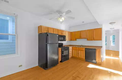 2902 N Woodard St, Chicago, IL 60618 photo 11