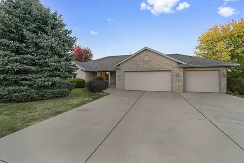 2602 Cimarron Ln, Rockford, IL 61109