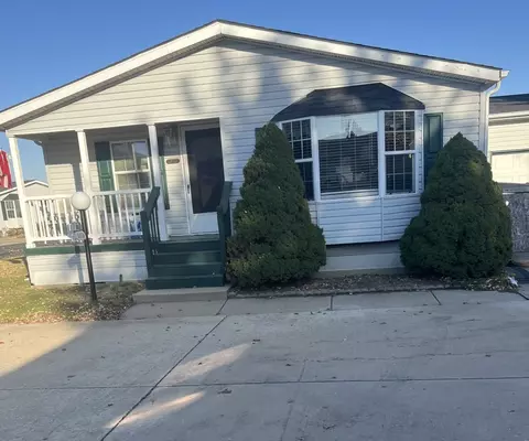 653 Bluebird Cir # A, Sandwich, IL 60548