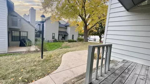 583 Dunham Rd, Gurnee, IL 60031 photo 2