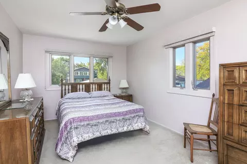 Bedroom - 595 Lafayette Ln, Hoffman Estates, IL 60169 photo 1 of 4