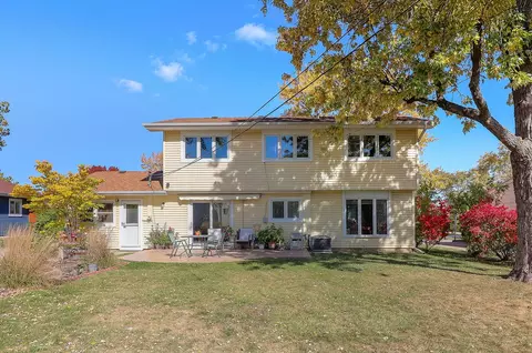 Exterior - 595 Lafayette Ln, Hoffman Estates, IL 60169 photo 5 of 5