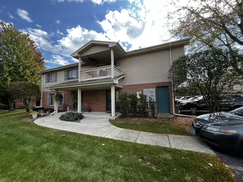 11105 W Cove Cir #4D, Palos Hills, IL 60465