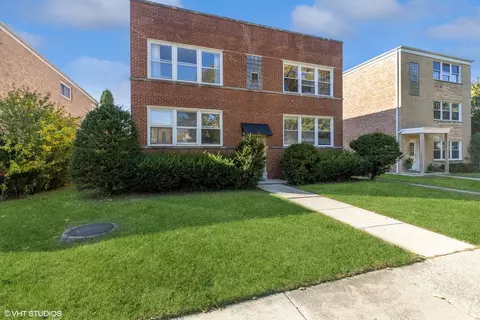 8220 Keating Ave #2S, Skokie, IL 60076