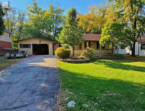7730 Virginia Ct, Willowbrook, IL 60527