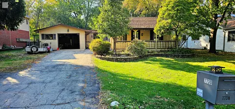 7730 Virginia Ct, Willowbrook, IL 60527 photo 2