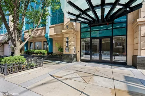 60 W Erie St #1301, Chicago, IL 60654