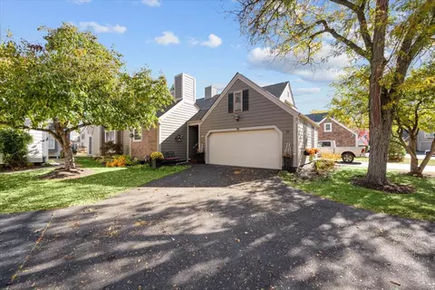 91 Whittington Crse, Saint Charles, IL 60174