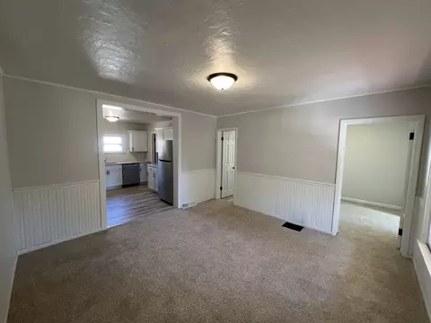 103 E Jones St, Plano, IL 60545 photo 3