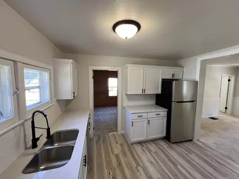 103 E Jones St, Plano, IL 60545 photo 8