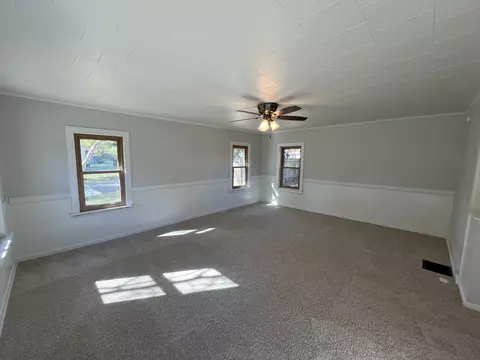 103 E Jones St, Plano, IL 60545 photo 5