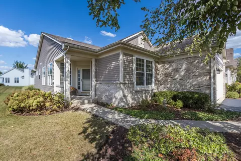21134 Sterling Lake Dr, Crest Hill, IL 60403