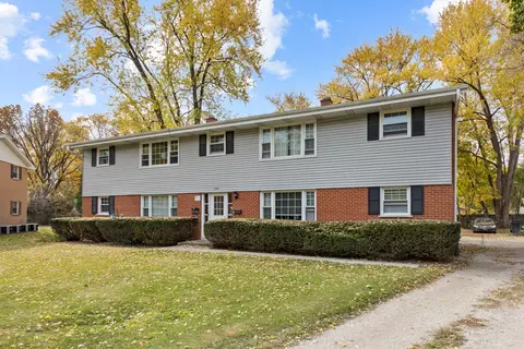 129 Caroline Ct, Geneva, IL 60134