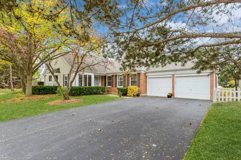 461 Sutherland Ln, Prospect Heights, IL 60070