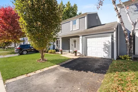 29 W443 Hawthorne Ln, Warrenville, IL 60555