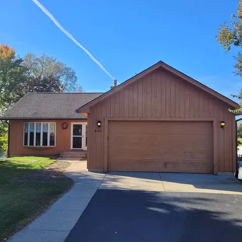 426 Castle Rd, Mchenry, IL 60050 photo 2