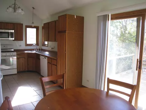 426 Castle Rd, Mchenry, IL 60050 photo 9