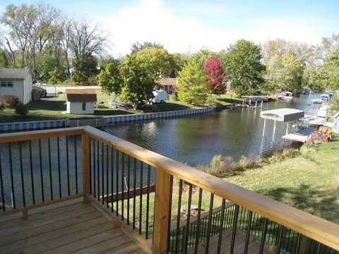 426 Castle Rd, Mchenry, IL 60050 photo 13