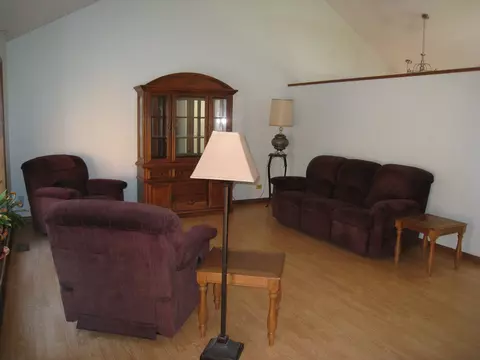 426 Castle Rd, Mchenry, IL 60050 photo 6