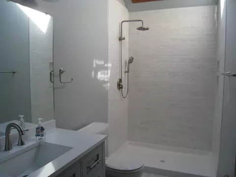 426 Castle Rd, Mchenry, IL 60050 photo 18
