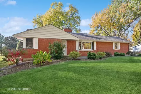 360 N Oak St, Crystal Lake, IL 60014