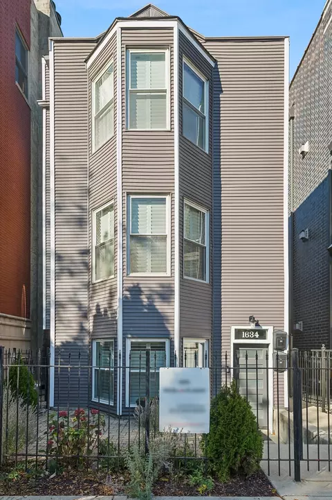 1634 W Diversey Pkwy #1, Chicago, IL 60614