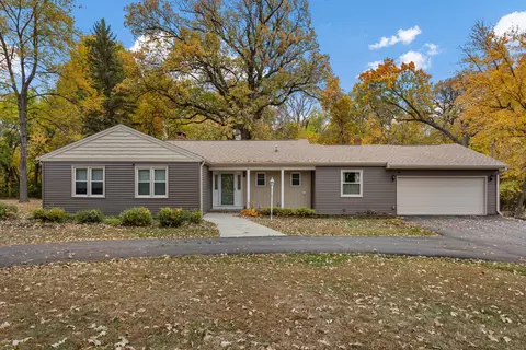 814 W Woodlawn St, Clinton, IL 61727