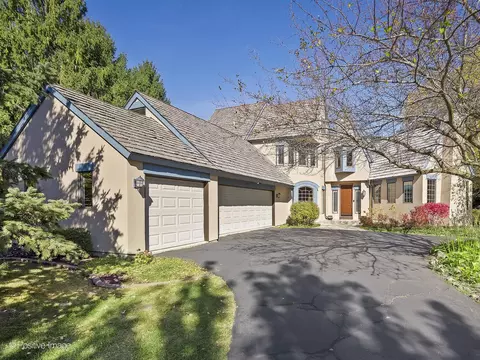 7 N034 Plymouth Ct, Saint Charles, IL 60175