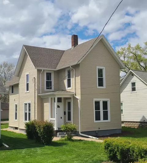 317 N Locust St, Sycamore, IL 60178