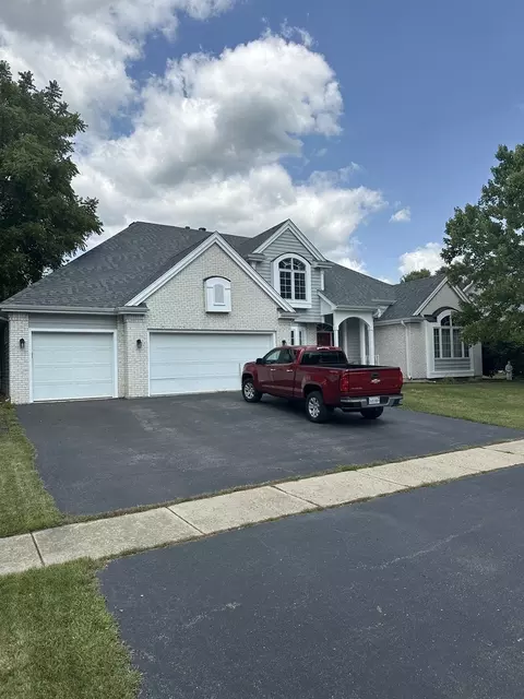 473 Ridgelawn Trl, Batavia, IL 60510