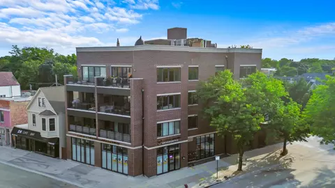 2505 W Carmen Ave #201, Chicago, IL 60625