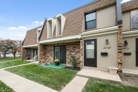 2268 Country Club Dr, Woodridge, IL 60517