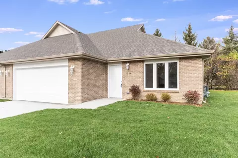 1186 Oak Grove Ct, Morris, IL 60450