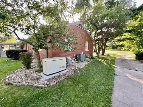 Exterior - 5 Boone Ct, Normal, IL 61761 photo 4 of 9