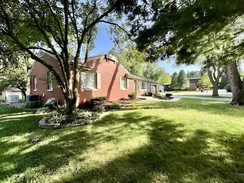 Exterior - 5 Boone Ct, Normal, IL 61761 photo 3 of 9