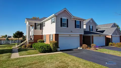 746 Legend Ln, Mchenry, IL 60050