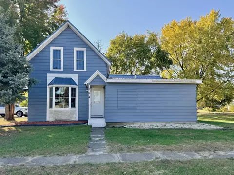 104 E 3rd St, Tampico, IL 61283