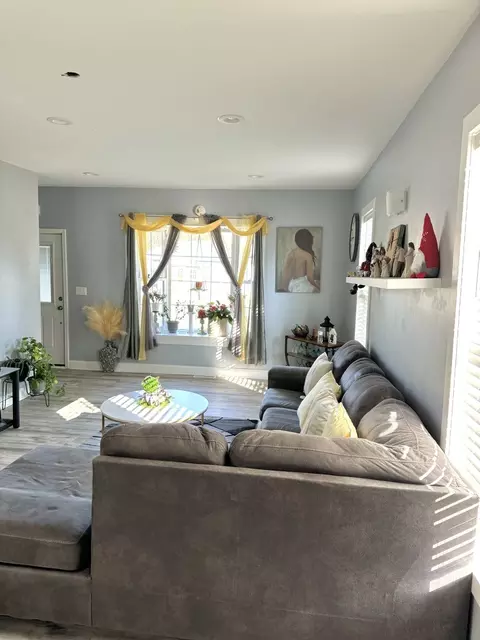 Living - 104 E 3rd St, Tampico, IL 61283 photo 2 of 2