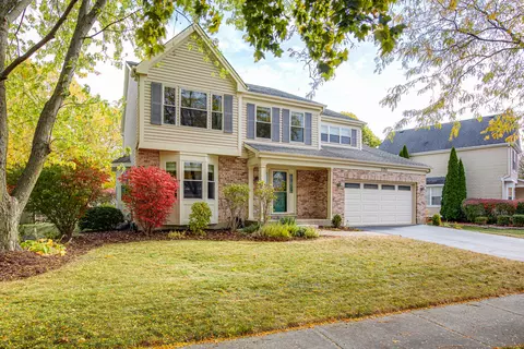 1151 Sandhurst Ln, Carol Stream, IL 60188