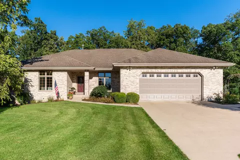 11872 Hickory Ct, Genoa, IL 60135