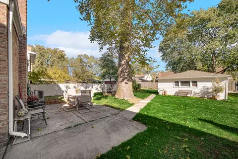 Exterior - 17735 Walter St, Lansing, IL 60438 photo 2 of 4