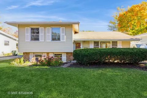 13 N Grace St, North Aurora, IL 60542