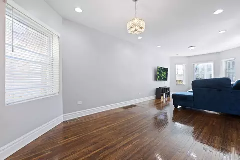 6321 S Champlain Ave, Chicago, IL 60637 photo 5