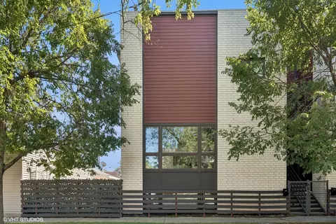 3719 W Roscoe St, Chicago, IL 60618