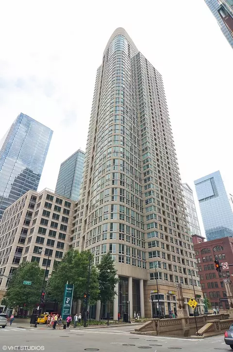 345 N La Salle St #4802, Chicago, IL 60654