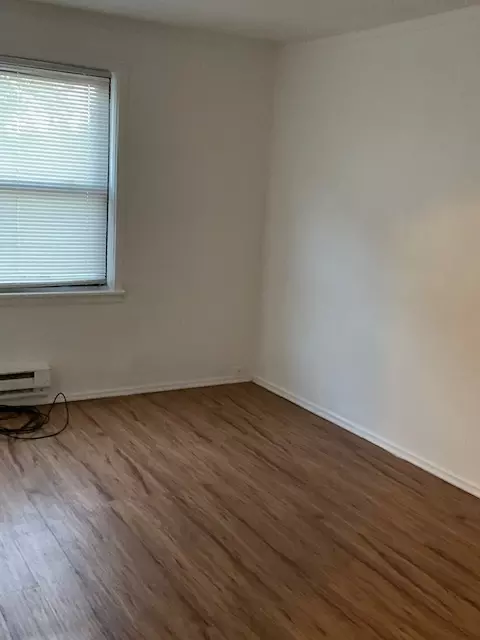 Bedroom - 638 E 69th St, Chicago, IL 60637 photo 1 of 4
