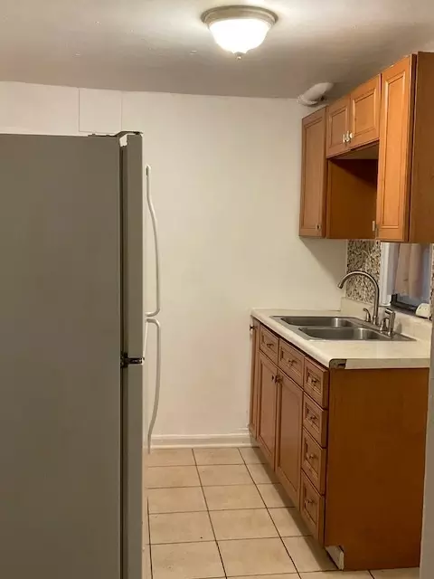 Kitchen - 638 E 69th St, Chicago, IL 60637 photo 3 of 3